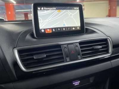 Mazda Mazda 3 1.5 GE MT Style Confort 74 kW (100 CV) Mazda Mazda 3 1.5 GE MT Style Confort 74 kW (100 CV)