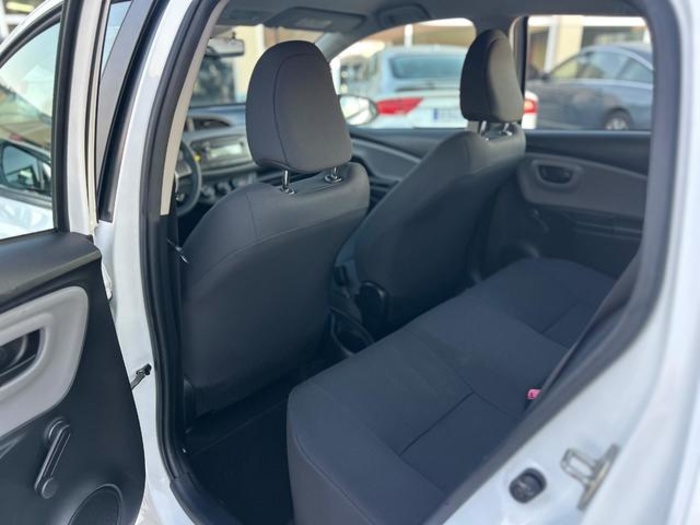 ToyotaYaris 1.0 Active 51 kW (69 CV) Vehículo usado en Barcelona - 9 ToyotaYaris 1.0 Active 51 kW (69 CV) Vehículo usado en Barcelona - 9