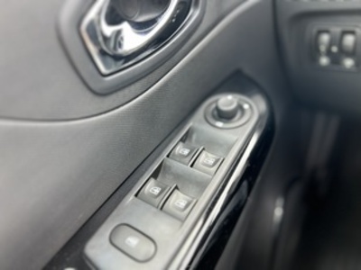 Renault Captur Life Energy TCe 66 kW (90 CV) Renault Captur Life Energy TCe 66 kW (90 CV)