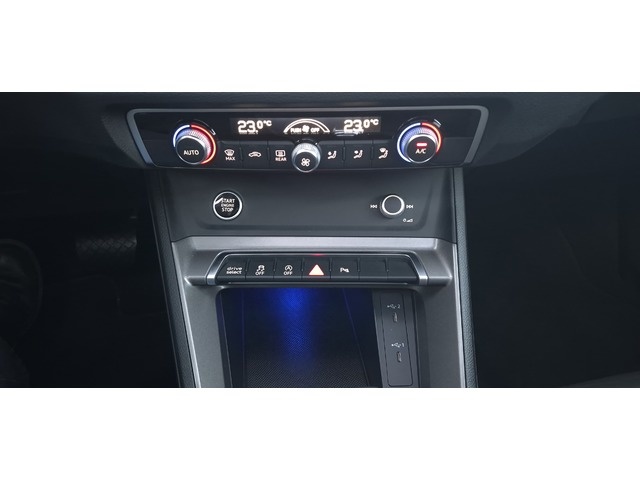 AudiQ3 Sportback 40 TDI quattro 147 kW (200 CV) S tronic Vehículo usado en Barcelona - 36