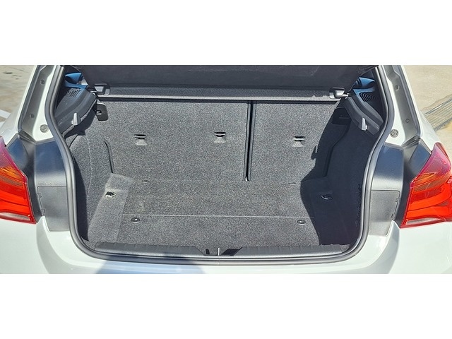 BMWSerie 1 118i 100 kW (136 CV) Vehículo usado en Barcelona - 9 BMWSerie 1 118i 100 kW (136 CV) Vehículo usado en Barcelona - 9