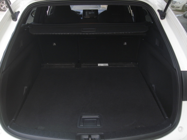 ToyotaCorolla Touring Sports 125H Feel! E-CVT 90 kW (122 CV) Vehículo usado en Barcelona - 21 ToyotaCorolla Touring Sports 125H Feel! E-CVT 90 kW (122 CV) Vehículo usado en Barcelona - 21