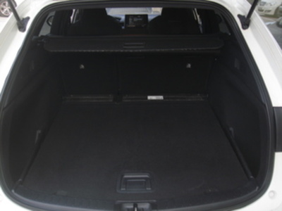 Toyota Corolla Touring Sports 125H Feel! E-CVT 90 kW (122 CV) Toyota Corolla Touring Sports 125H Feel! E-CVT 90 kW (122 CV)