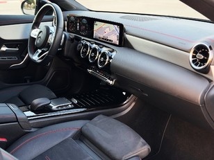 Mercedes-Benz CLA 180 100 kW (136 CV)