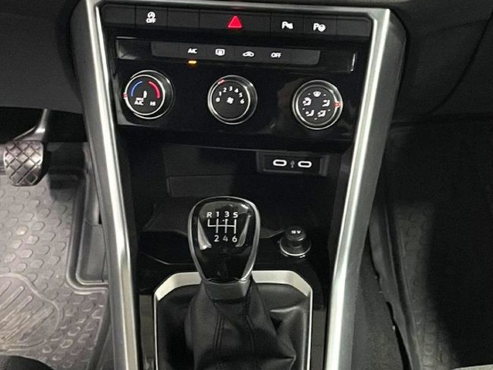 Volkswagen T-Roc Cabrio Connect 1.0 TSI 81 kW (110 CV) Vehículo usado en Las Palmas - 10 Volkswagen T-Roc Cabrio Connect 1.0 TSI 81 kW (110 CV) Vehículo usado en Las Palmas - 10