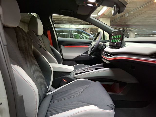 Skoda Elroq 85 82 kWh 210 kW (286 CV) Vehículo usado en Las Palmas - 10