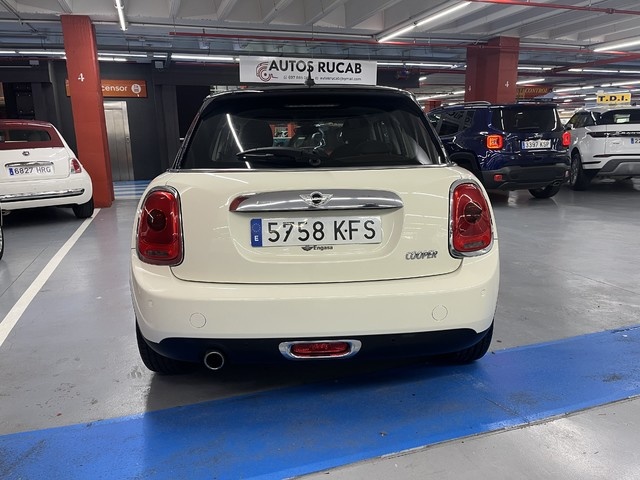 MINIMINI 5 Puertas Cooper 100 kW (136 CV) Vehículo usado en Barcelona - 5