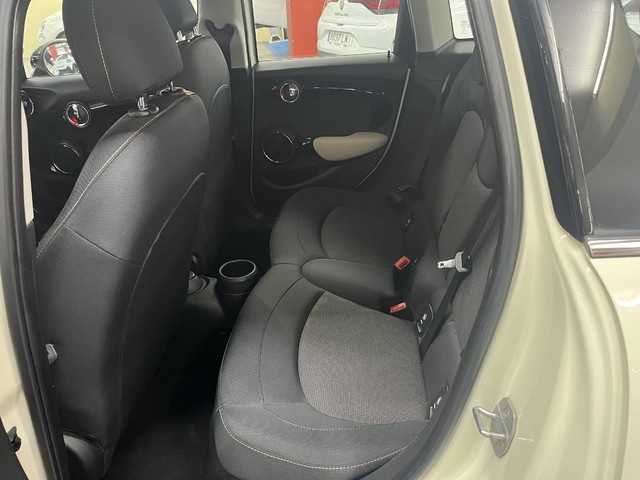 MINIMINI 5 Puertas Cooper 100 kW (136 CV) Vehículo usado en Barcelona - 10