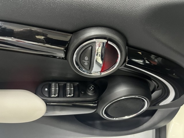 MINIMINI 5 Puertas Cooper 100 kW (136 CV) Vehículo usado en Barcelona - 13 MINIMINI 5 Puertas Cooper 100 kW (136 CV) Vehículo usado en Barcelona - 13