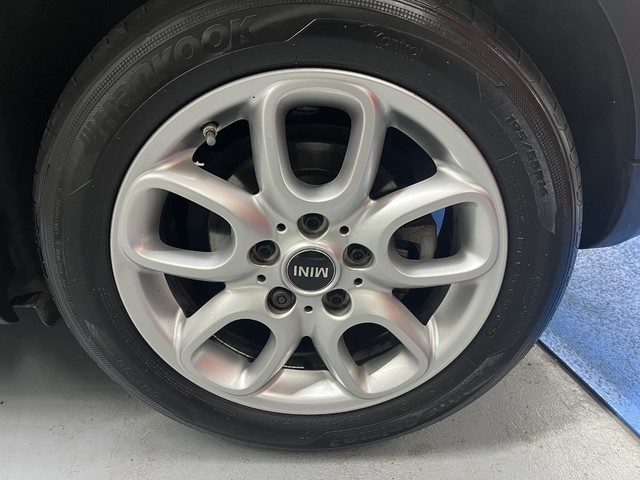 MINIMINI 5 Puertas Cooper 100 kW (136 CV) Vehículo usado en Barcelona - 21