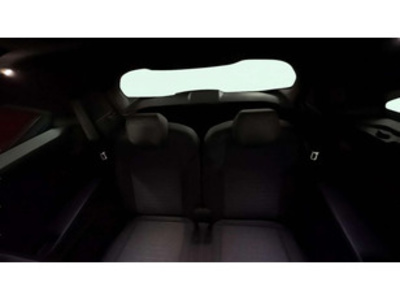 Peugeot 5008 Hybrid 1.2 Allure eDCS6 100 kW (136 CV) Peugeot 5008 Hybrid 1.2 Allure eDCS6 100 kW (136 CV)