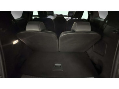 Peugeot 5008 Hybrid 1.2 Allure eDCS6 100 kW (136 CV) Peugeot 5008 Hybrid 1.2 Allure eDCS6 100 kW (136 CV)