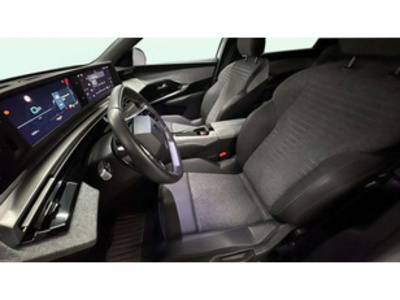 Peugeot 5008 Hybrid 1.2 Allure eDCS6 100 kW (136 CV) Peugeot 5008 Hybrid 1.2 Allure eDCS6 100 kW (136 CV)