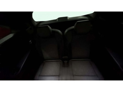 Peugeot 5008 Hybrid 1.2 Allure eDCS6 100 kW (136 CV) Peugeot 5008 Hybrid 1.2 Allure eDCS6 100 kW (136 CV)