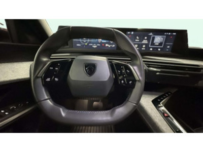 Peugeot 5008 Hybrid 1.2 Allure eDCS6 100 kW (136 CV) Peugeot 5008 Hybrid 1.2 Allure eDCS6 100 kW (136 CV)