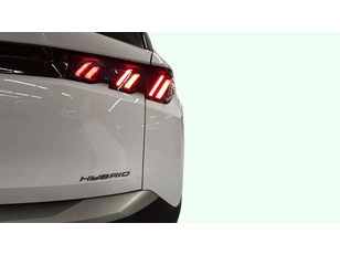 Peugeot 5008 Hybrid 1.2 Allure eDCS6 100 kW (136 CV)