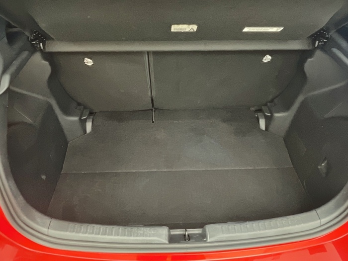 Toyota Yaris 1.5 120H Style P. Premier Edition 85 kW (116 CV) - 12 Toyota Yaris 1.5 120H Style P. Premier Edition 85 kW (116 CV) - 12