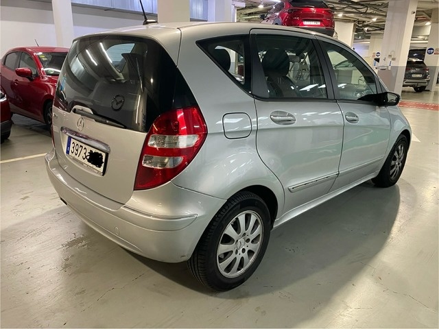 Mercedes-BenzClase A 170 Elegance 85 kW (116 CV) Vehículo usado en Barcelona - 3