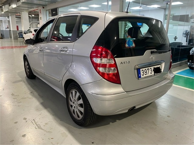 Mercedes-BenzClase A 170 Elegance 85 kW (116 CV) Vehículo usado en Barcelona - 5