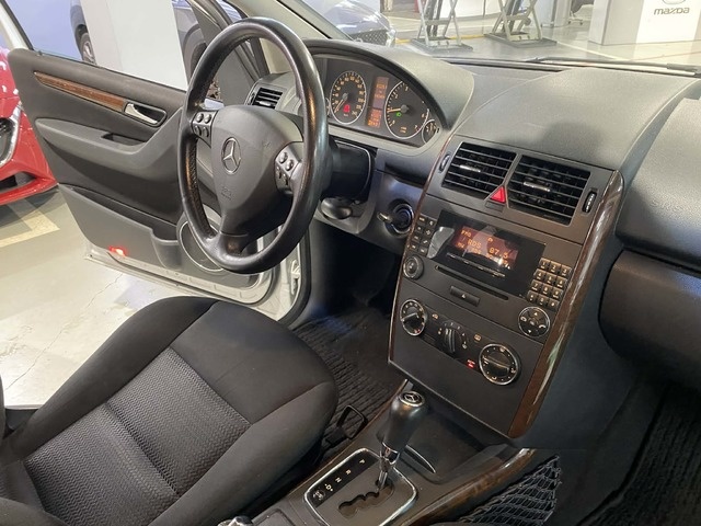 Mercedes-BenzClase A 170 Elegance 85 kW (116 CV) Vehículo usado en Barcelona - 9