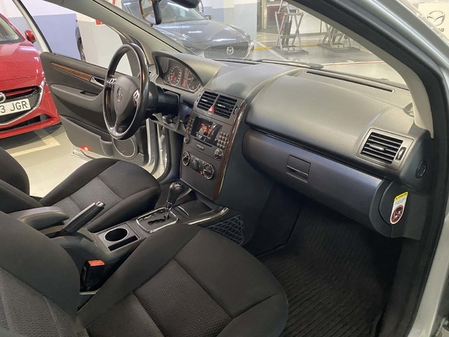 Mercedes-BenzClase A 170 Elegance 85 kW (116 CV) Vehículo usado en Barcelona - 12