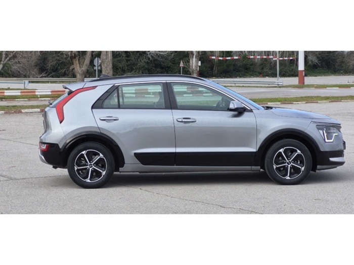 KiaNiro 1.6 GDi HEV Híbrido Drive 104 kW (141 CV) Vehículo usado en Barcelona - 5 KiaNiro 1.6 GDi HEV Híbrido Drive 104 kW (141 CV) Vehículo usado en Barcelona - 5