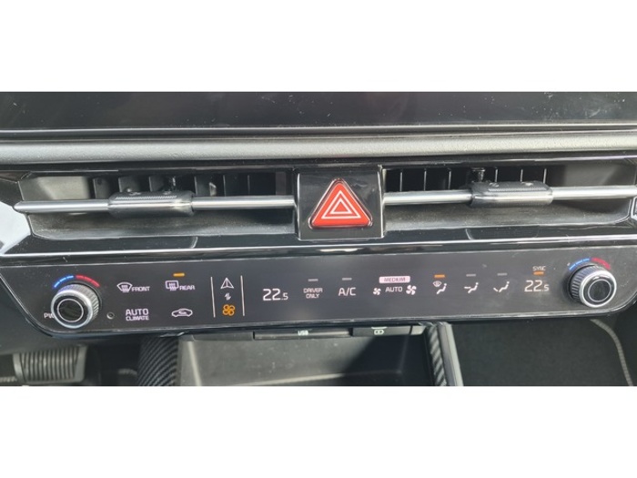 KiaNiro 1.6 GDi HEV Híbrido Drive 104 kW (141 CV) Vehículo usado en Barcelona - 24 KiaNiro 1.6 GDi HEV Híbrido Drive 104 kW (141 CV) Vehículo usado en Barcelona - 24