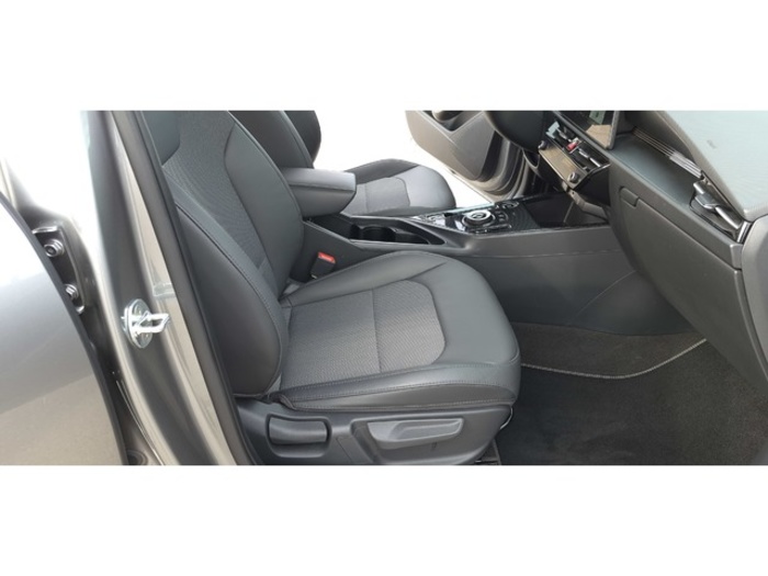 KiaNiro 1.6 GDi HEV Híbrido Drive 104 kW (141 CV) Vehículo usado en Barcelona - 34 KiaNiro 1.6 GDi HEV Híbrido Drive 104 kW (141 CV) Vehículo usado en Barcelona - 34