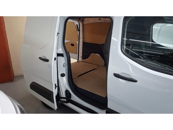 CitroenBerlingo Furgon BlueHDi 100 Talla M 74 kW (100 CV) Vehículo usado en Barcelona - 6 CitroenBerlingo Furgon BlueHDi 100 Talla M 74 kW (100 CV) Vehículo usado en Barcelona - 6