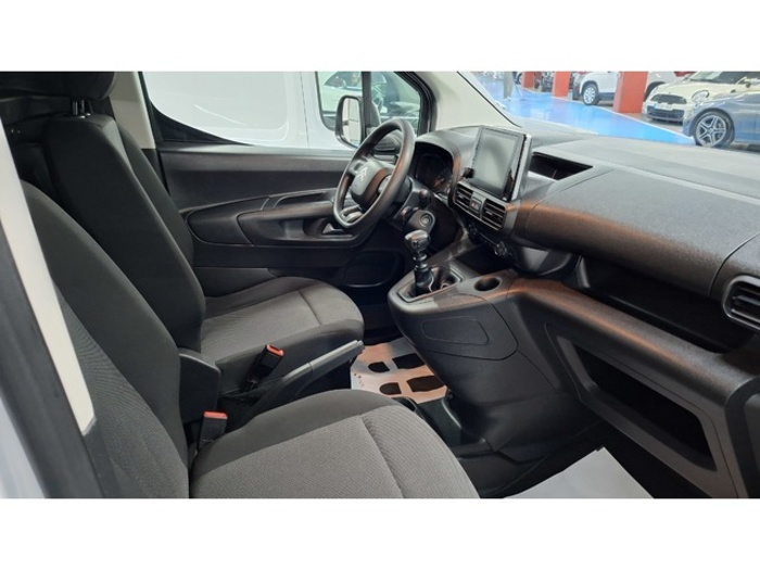 CitroenBerlingo Furgon BlueHDi 100 Talla M 74 kW (100 CV) Vehículo usado en Barcelona - 7 CitroenBerlingo Furgon BlueHDi 100 Talla M 74 kW (100 CV) Vehículo usado en Barcelona - 7