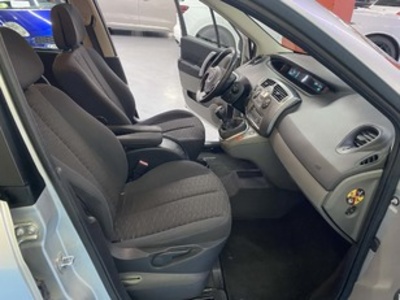 Renault Scenic Dynamique 1.6 82 kW (110 CV) Renault Scenic Dynamique 1.6 82 kW (110 CV)