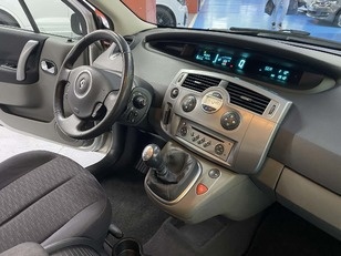 Renault Scenic Dynamique 1.6 82 kW (110 CV)