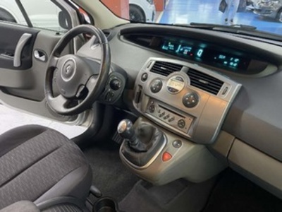 Renault Scenic Dynamique 1.6 82 kW (110 CV) Renault Scenic Dynamique 1.6 82 kW (110 CV)