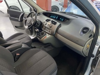 Renault Scenic Dynamique 1.6 82 kW (110 CV) Renault Scenic Dynamique 1.6 82 kW (110 CV)
