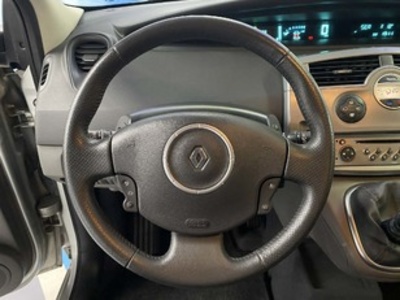 Renault Scenic Dynamique 1.6 82 kW (110 CV) Renault Scenic Dynamique 1.6 82 kW (110 CV)