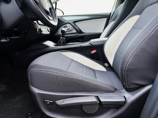 Toyota Avensis 140 Advance 108 kW (147 CV)