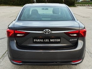 Toyota Avensis 140 Advance 108 kW (147 CV)