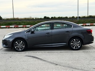 Toyota Avensis 140 Advance 108 kW (147 CV)