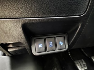 Toyota Avensis 140 Advance 108 kW (147 CV) Toyota Avensis 140 Advance 108 kW (147 CV)