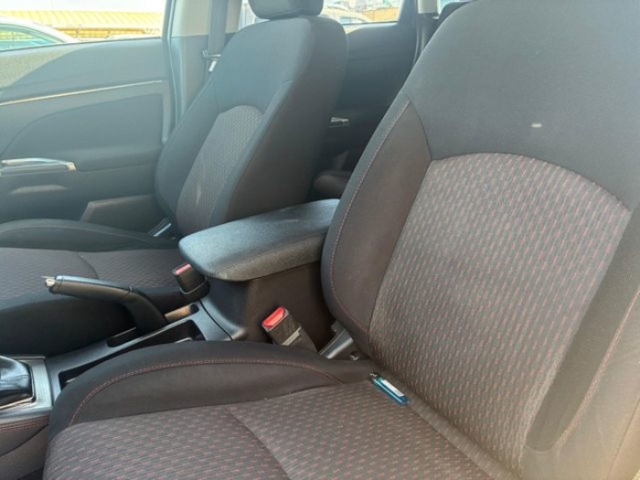 MitsubishiASX 160 MPI Motion 86 kW (117 CV) Vehículo usado en Barcelona - 25 MitsubishiASX 160 MPI Motion 86 kW (117 CV) Vehículo usado en Barcelona - 25