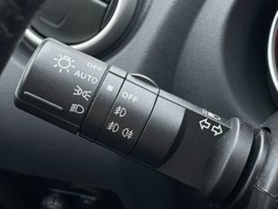 Nissan Qashqai+2 2.0 Tekna Sport 4X2 18`` 7 Plazas 103 kW (140 CV) Nissan Qashqai+2 2.0 Tekna Sport 4X2 18`` 7 Plazas 103 kW (140 CV)