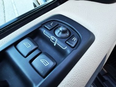 Land Rover Discovery 3.0 TDV6 SE 180 kW (245 CV) Land Rover Discovery 3.0 TDV6 SE 180 kW (245 CV)