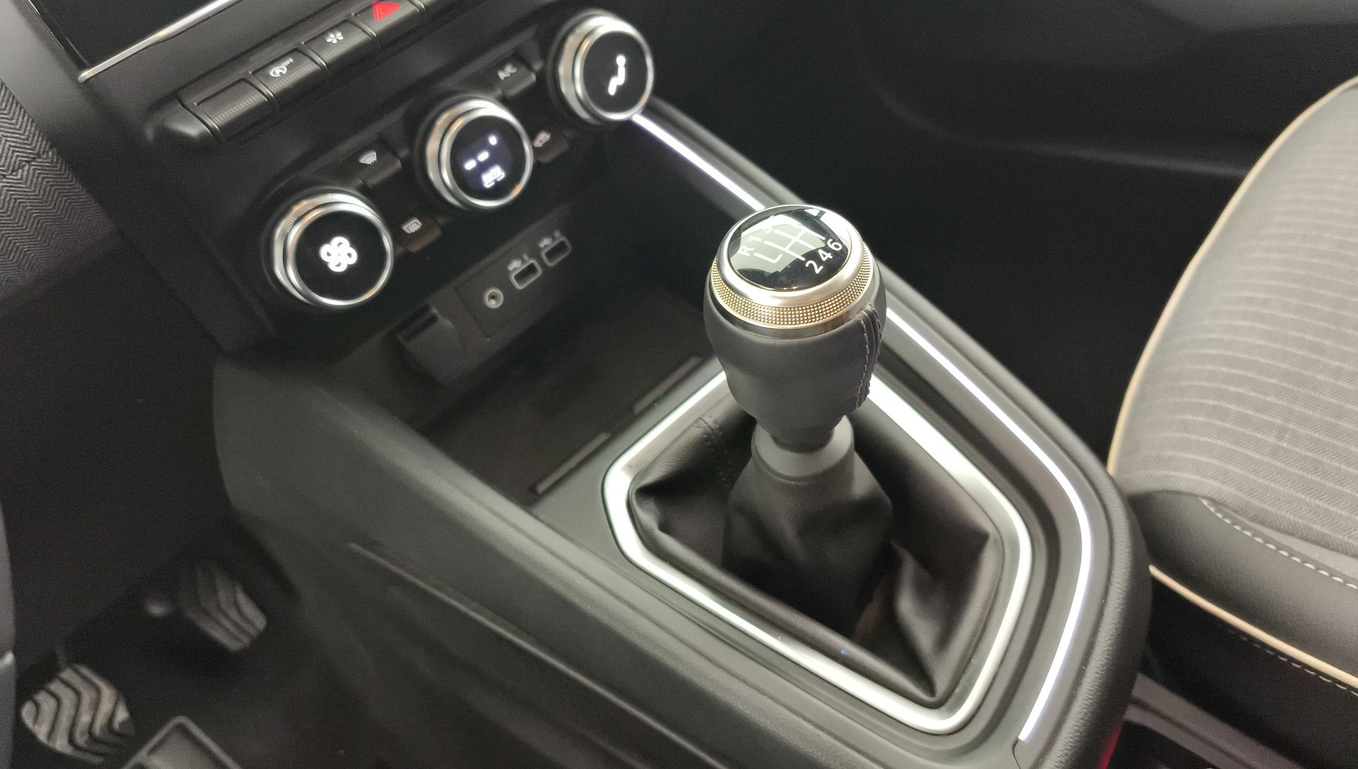 Renault Clio Eco-G 100 GLP Evolution 74 kW (100 CV) - 24