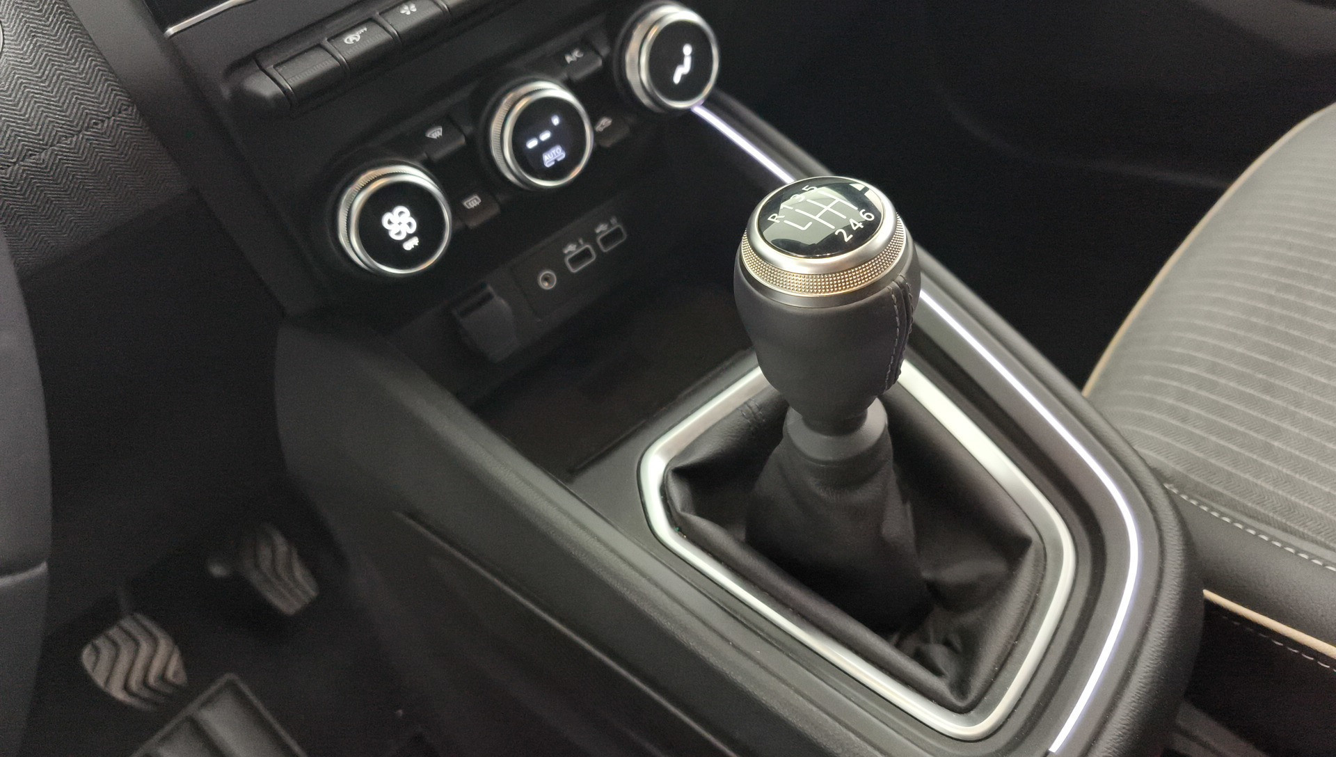 Renault Clio Eco-G 100 GLP Evolution 74 kW (100 CV) - 24