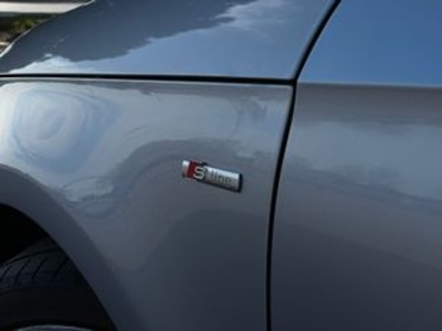 Audi A1 Sportback design 1.4 TDI ultra 66 kW (90 CV) Audi A1 Sportback design 1.4 TDI ultra 66 kW (90 CV)