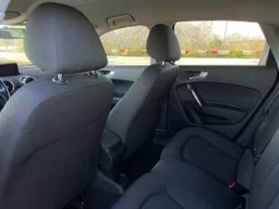 Audi A1 Sportback design 1.4 TDI ultra 66 kW (90 CV) Audi A1 Sportback design 1.4 TDI ultra 66 kW (90 CV)