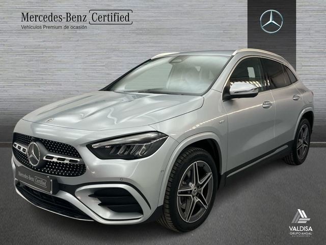 Mercedes-BenzGLA 250 e con tecnología híbrida EQ 160 kW (218 CV)