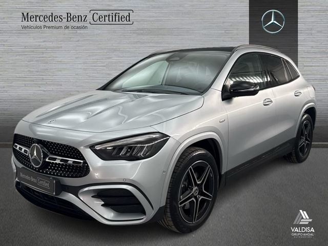 Mercedes-BenzGLA 250 e con tecnología híbrida EQ 160 kW (218 CV)