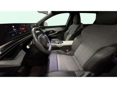 Peugeot 5008 Hybrid 1.2 Allure eDCS6 100 kW (136 CV) Peugeot 5008 Hybrid 1.2 Allure eDCS6 100 kW (136 CV)