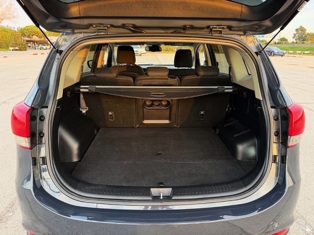 KiaCarens 1.7 CRDi VGT Concept Eco-Dynam 85 kW (115 CV) Vehículo usado en Barcelona - 27